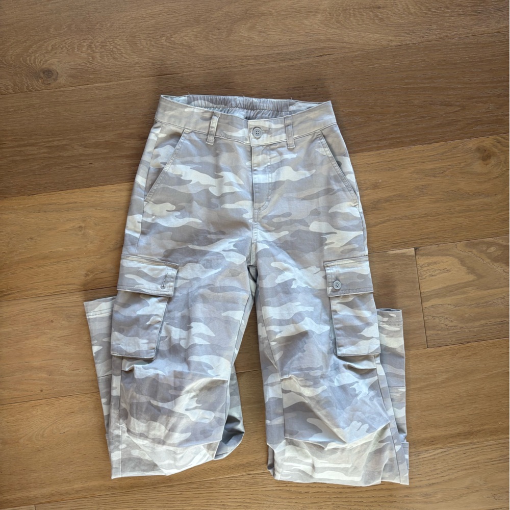 Wild Fable Light Gray Camo Pants